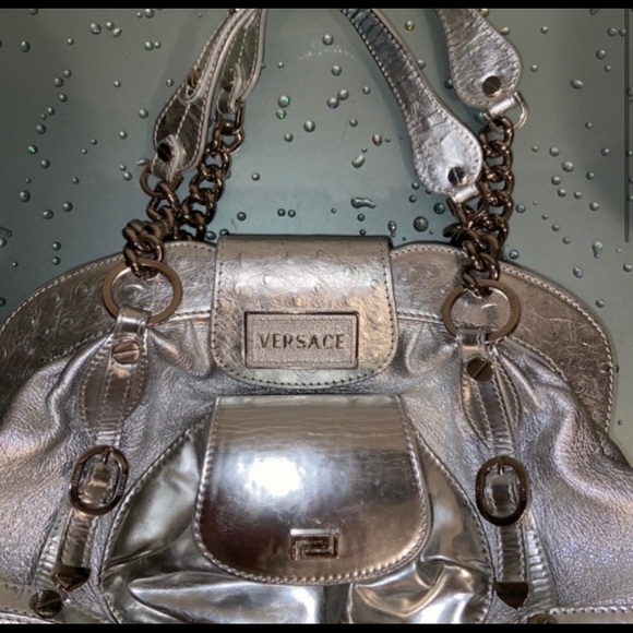 VERSACE RARE METALLIC SILVER LEATHER & OSTRICH LEATHER CLEAN SHOULDER BAG. - Picture 2 of 15